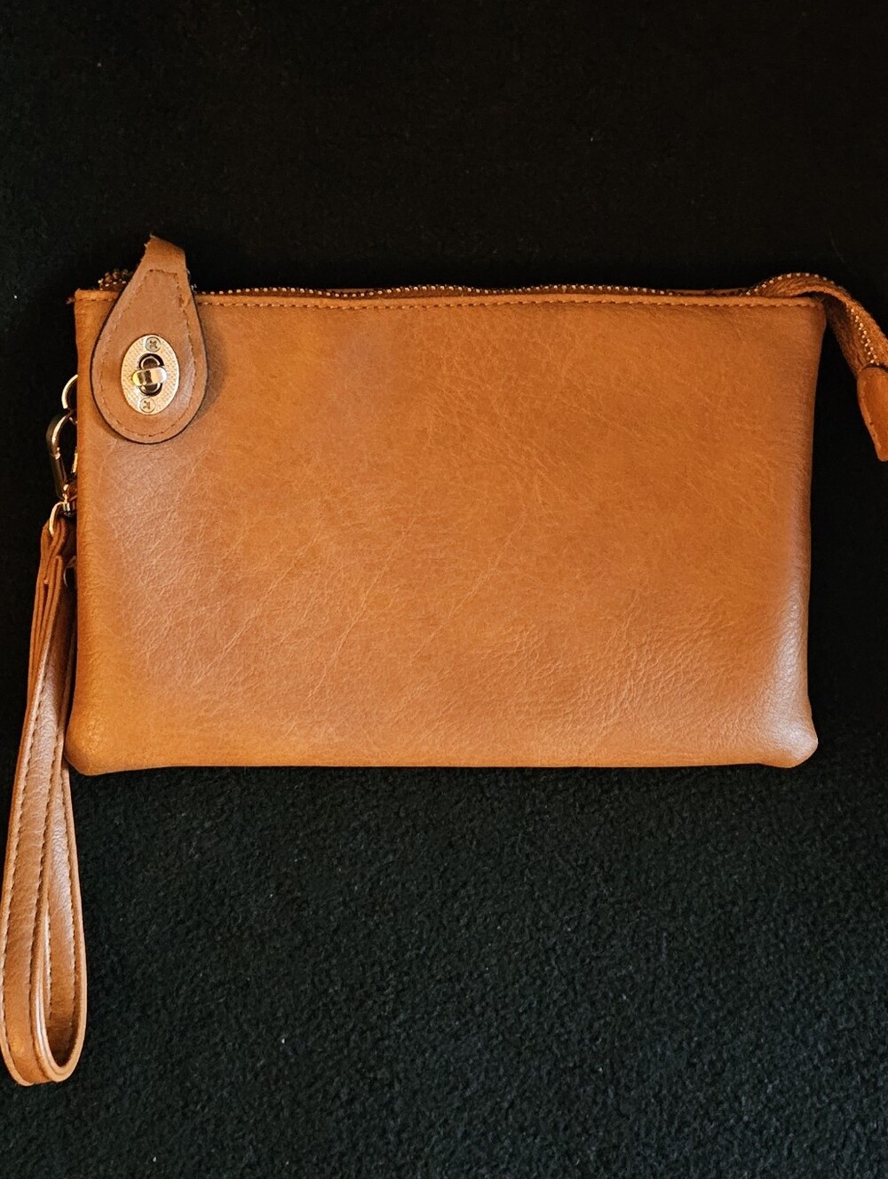 Unbranded Classic Tan Faux Leather Wristlet Clutch w/Gold Tone Twist Lock